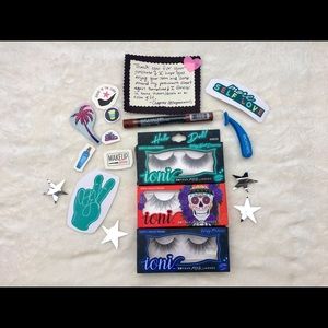 NEW Unused Ioni Faux Mink Lashes/free item!